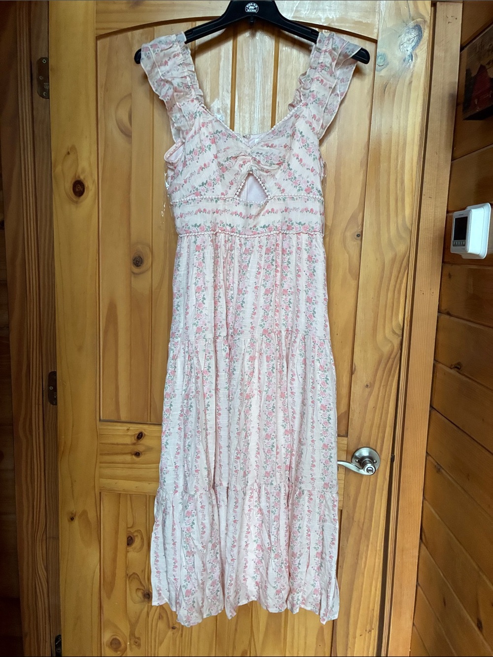 Cottage core feminine ditsy floral midi dress - Picture 2 of 14